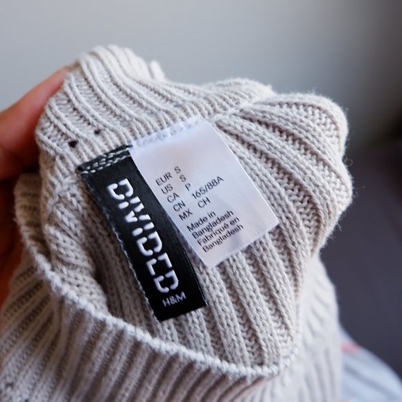 Open-shoulder Sweater - Picture 6 of 6